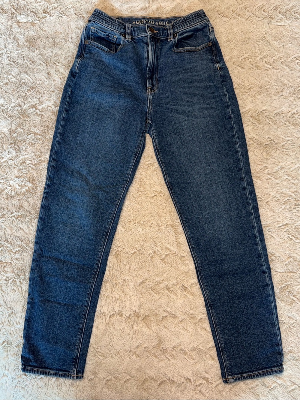 American Eagle High-Rise Mom Jeans